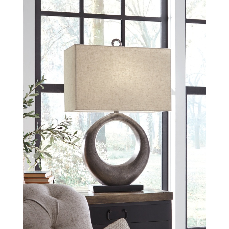 Saria Metal Table Lamp (1/CN)