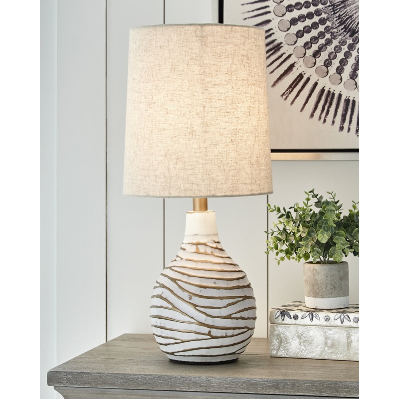 Aleela Metal Table Lamp (1/CN)