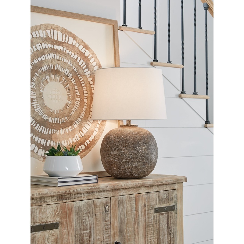 Neavesboro Metal Table Lamp (1/CN)