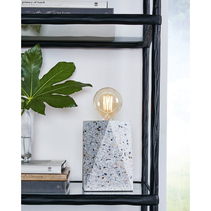 Maywick Concrete Table Lamp (1/CN)