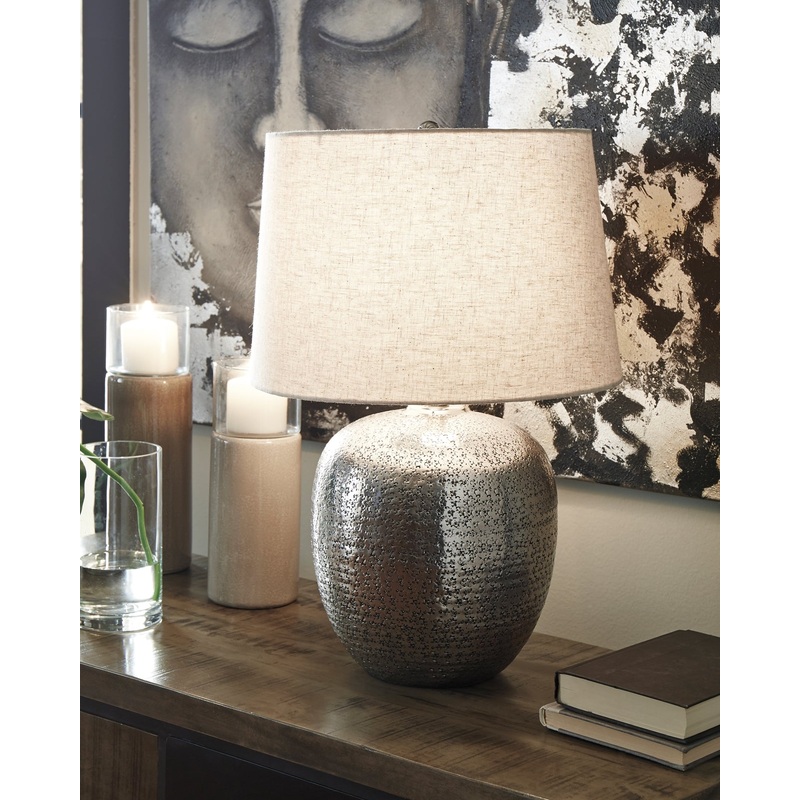 Magalie Metal Table Lamp (1/CN)