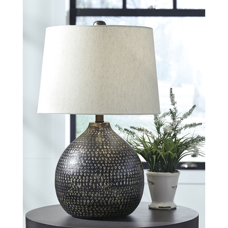 Maire Metal Table Lamp (1/CN)
