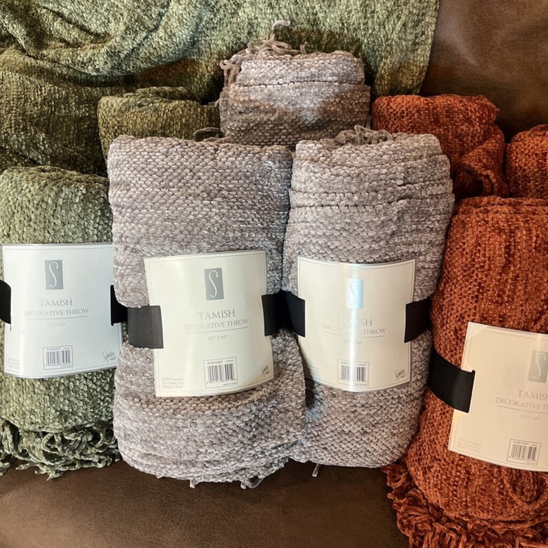 A A1001026 Throw Tamish Gray