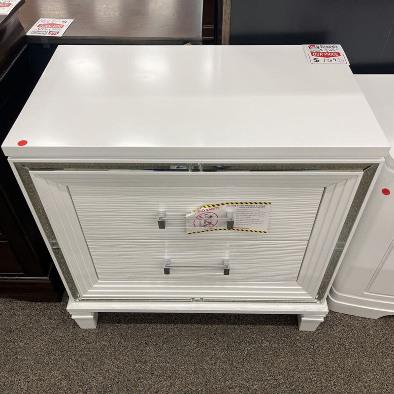 HOB 1616W-4 Nightstand White
