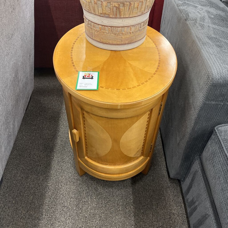 2-tone Blonde End Table