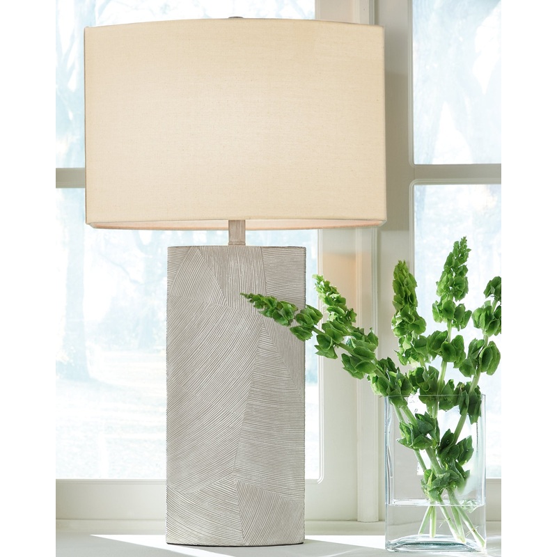 Bradard Poly Table Lamp (1/CN)