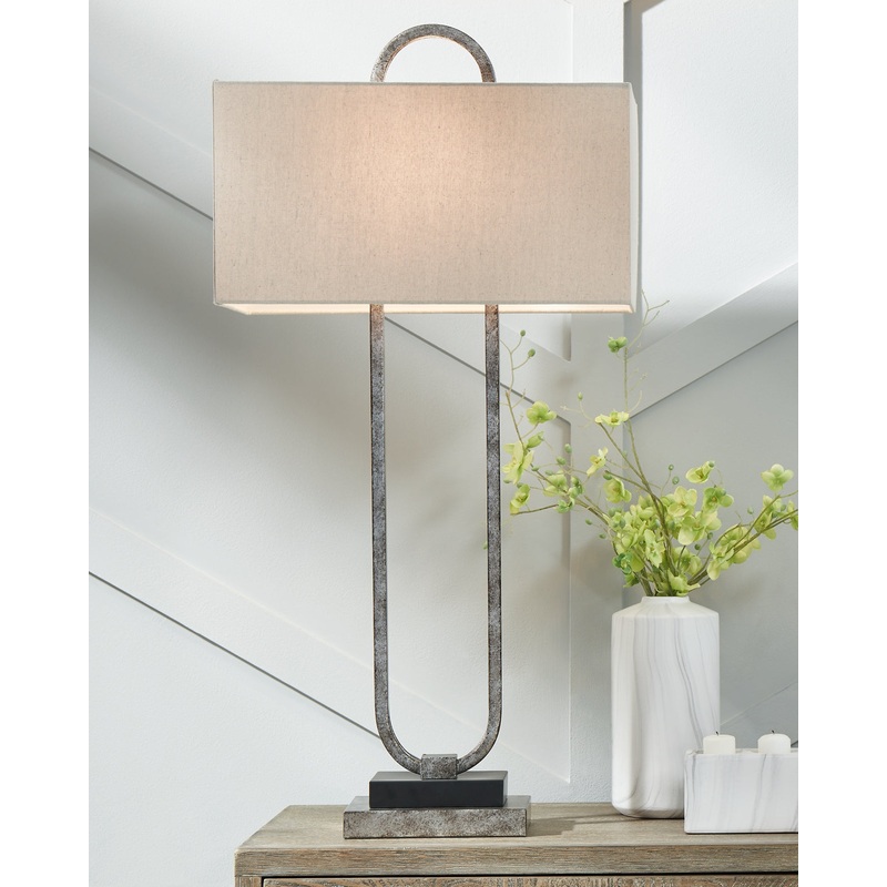 Bennish Metal Table Lamp (1/CN)