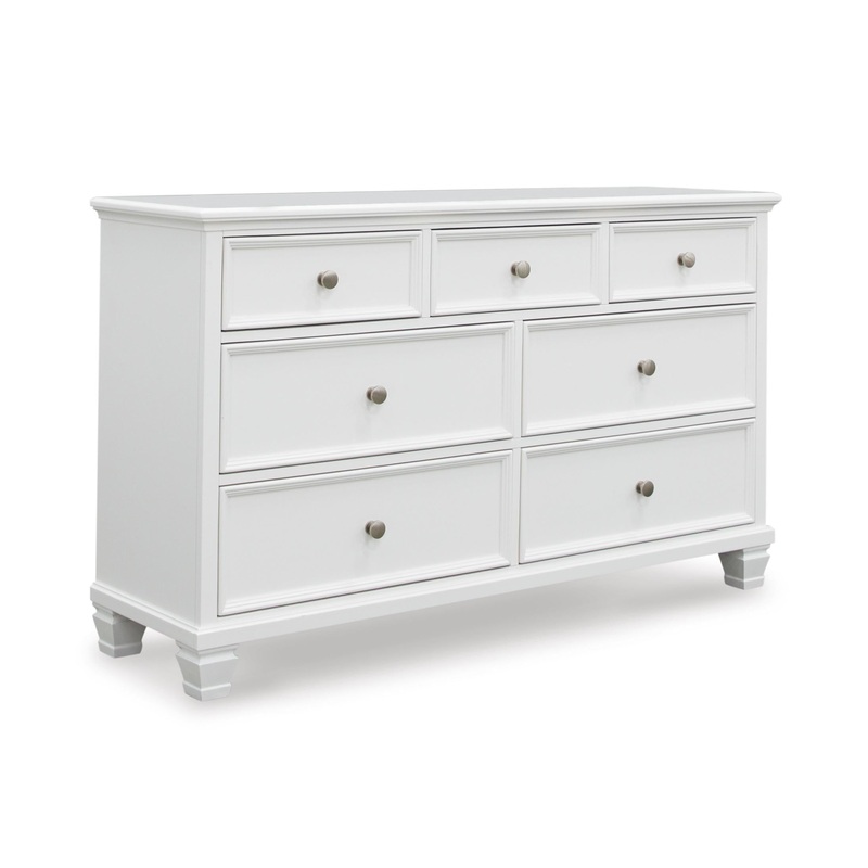 Signature Design by Ashley Commode Fortman  7 tiroirs B680-31